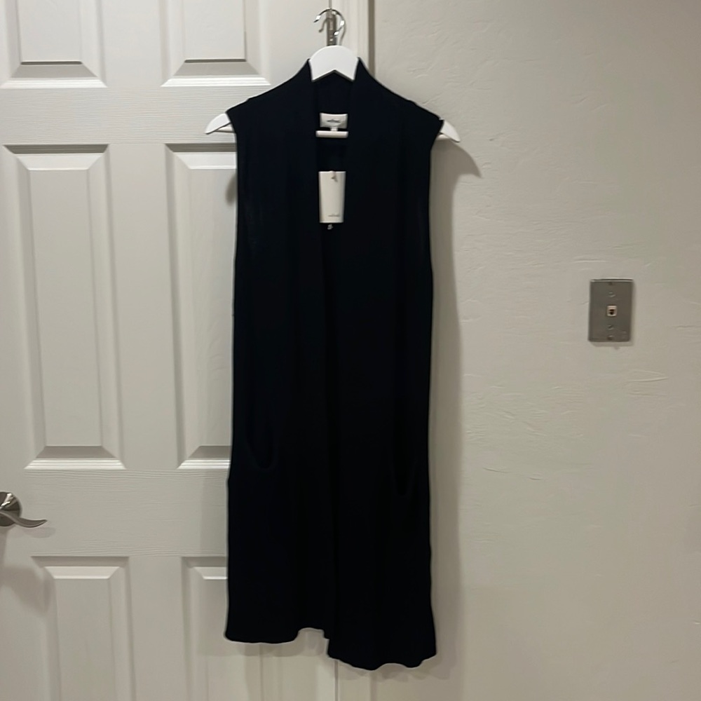 Aritzia Wilfred knit vest